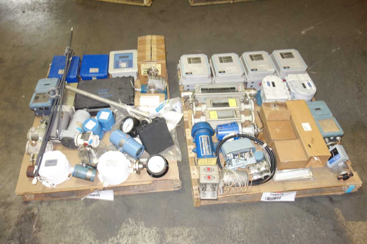 2 PALLET OF ASSORTED FLOW INDICATORS, PROCESS CONTROLLER, FLOW METERS, ANALYZERS AND ACCESSORIES - FLOW METER 2 PALLET OF ASSORTED FLOW INDICATORS, PROCESS CONTROLLER, FLOW METERS, ANALYZERS AND ACCESSORIES - FLOW METER