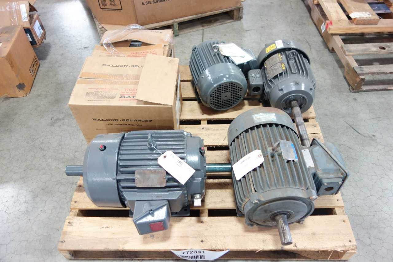 LOT OF ASSORTED MOTORS - ELECTRIC MOTORS
