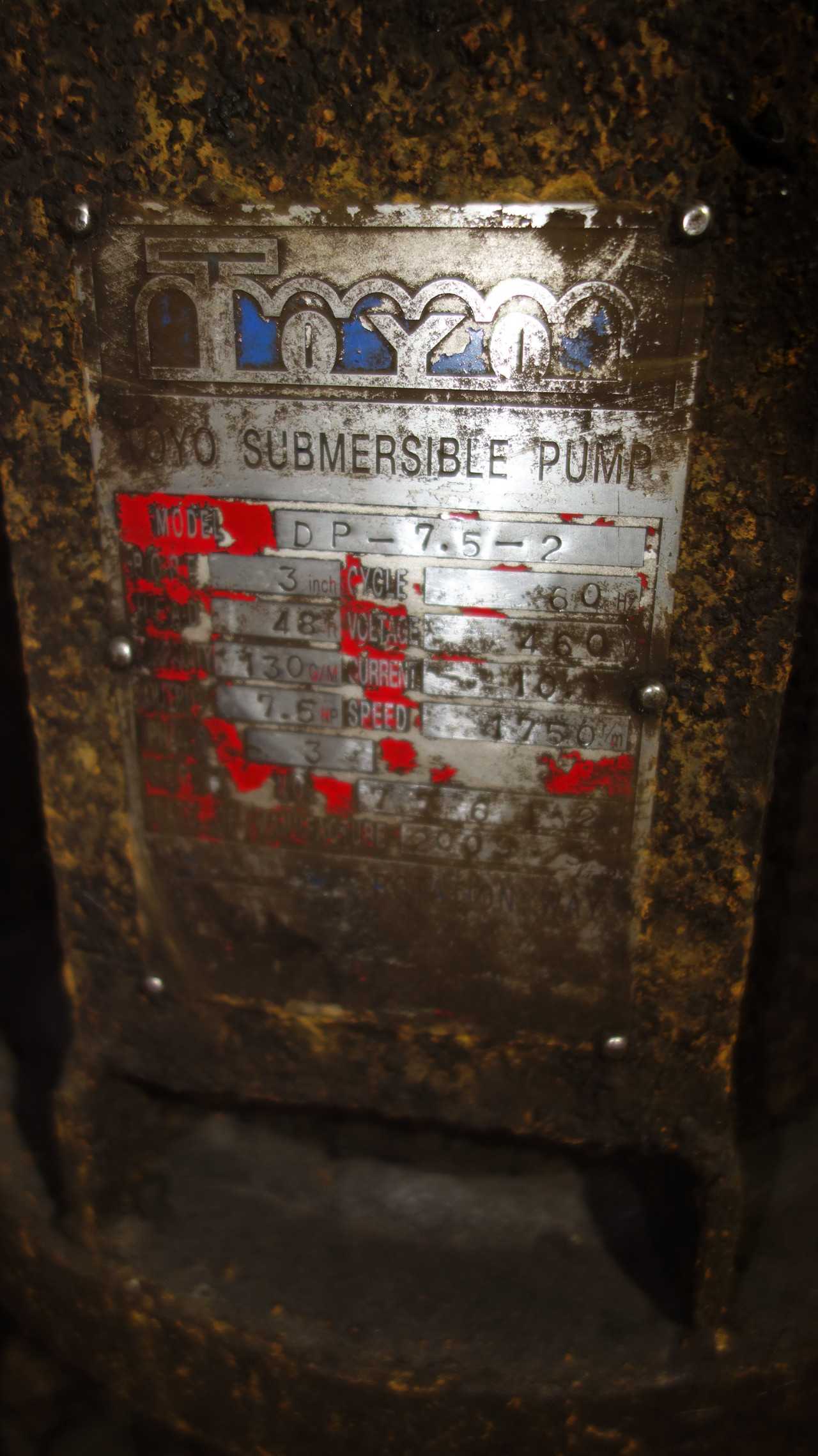TOYO DP-7.5-2 SUBMERSIBLE PUMP 7.5HP 460V - SUBMERSIBLE PUMP