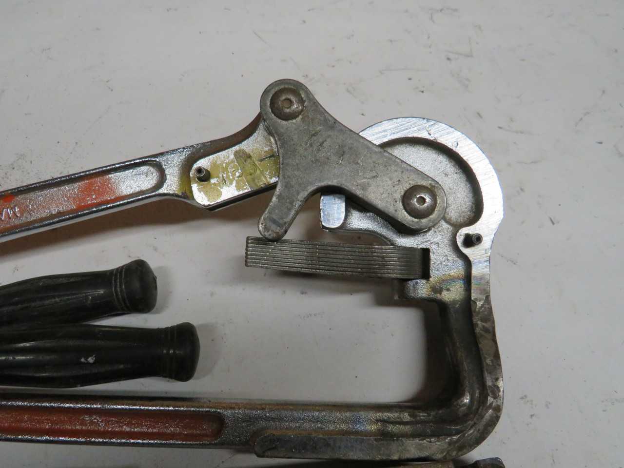 LOT OF ASSORTED RIDGID TUBE BENDERS - HAND TOOLS