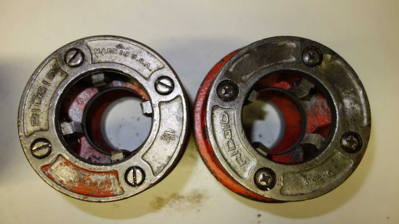 LOT OF 2 RIDGID 1-1/2 IN DIE HEADS - ELECTRIC POWER TOOLS