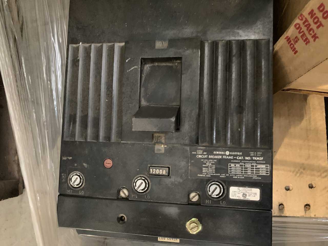 PALLET OF ELECTRICAL AUTOMATION EQUIPMENT ALLEN-BRADLEY CONTROLLERS, CIRCUIT BREAKERS ETC. - ELECTRICAL COMPONENTS