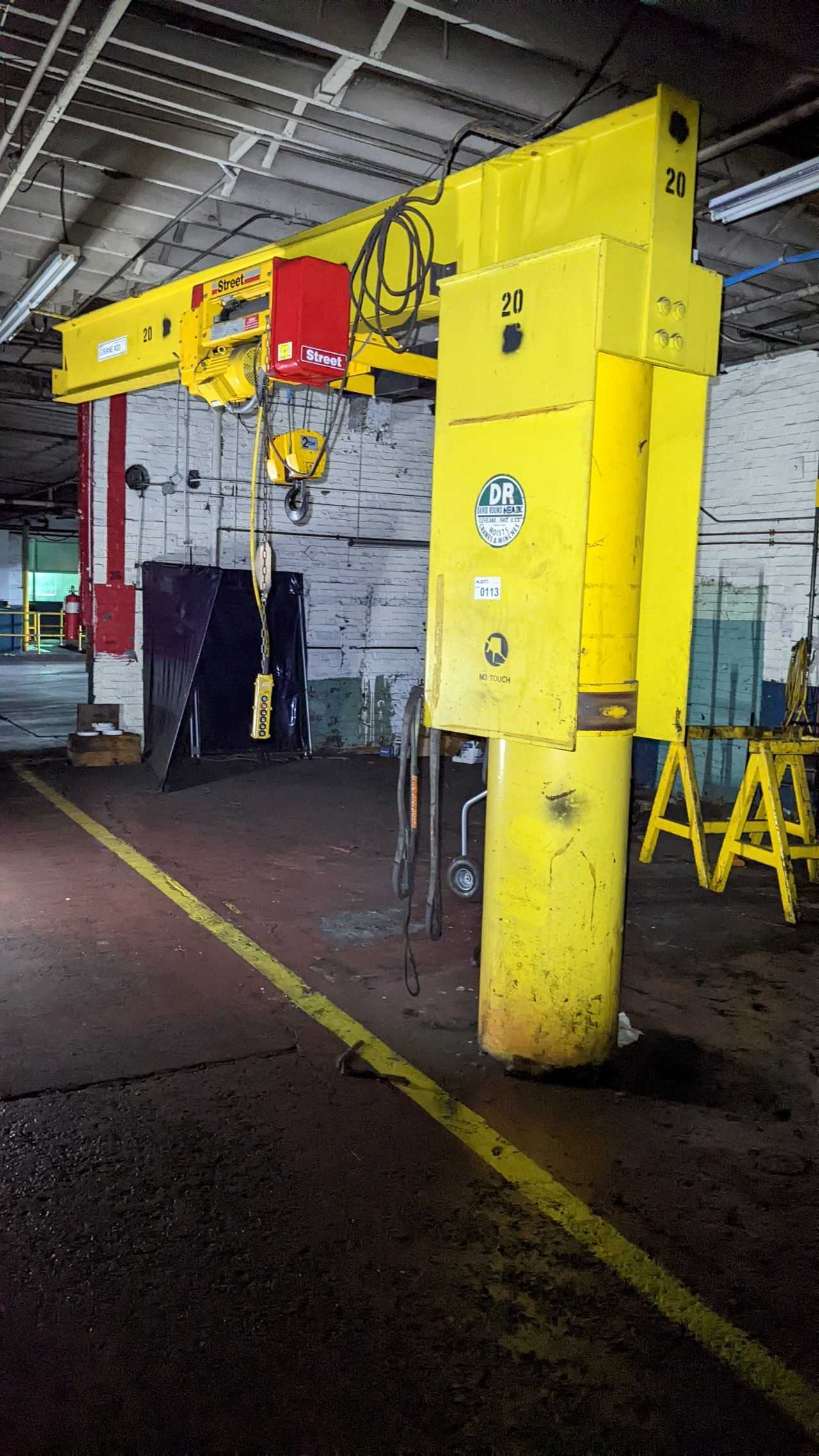 2 Ton jib crane with 2 ton Street crane hoist - CRANES