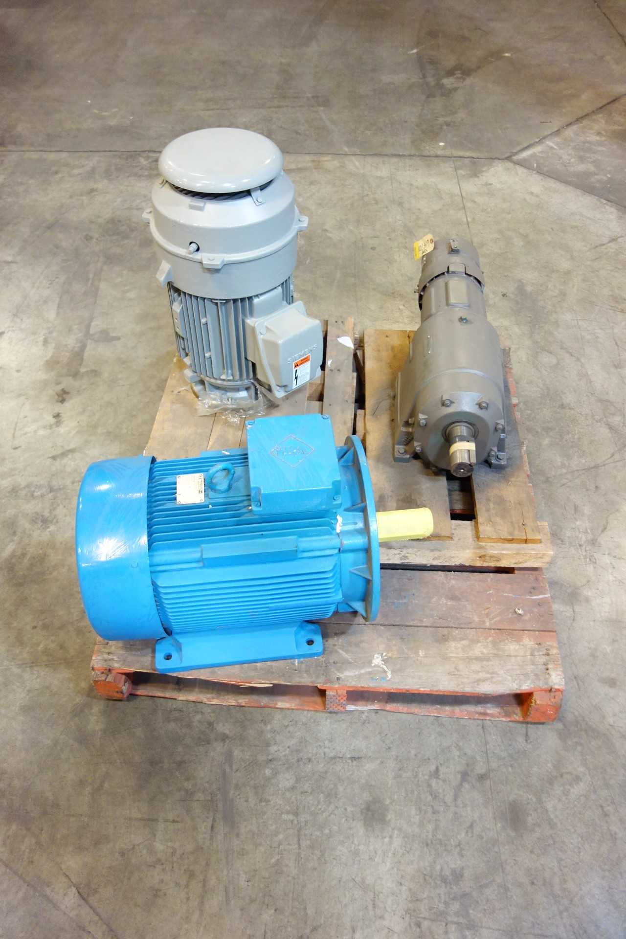 LOTS OF ASSORTED ELECTRIC MOTORS - ELECTRIC MOTORS