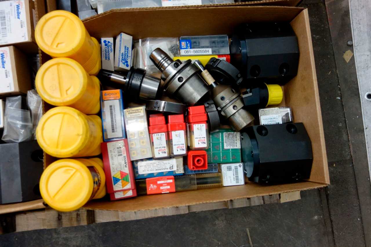 4 PALLETS OF ASSORTED METALWORKING - HAND TOOLS