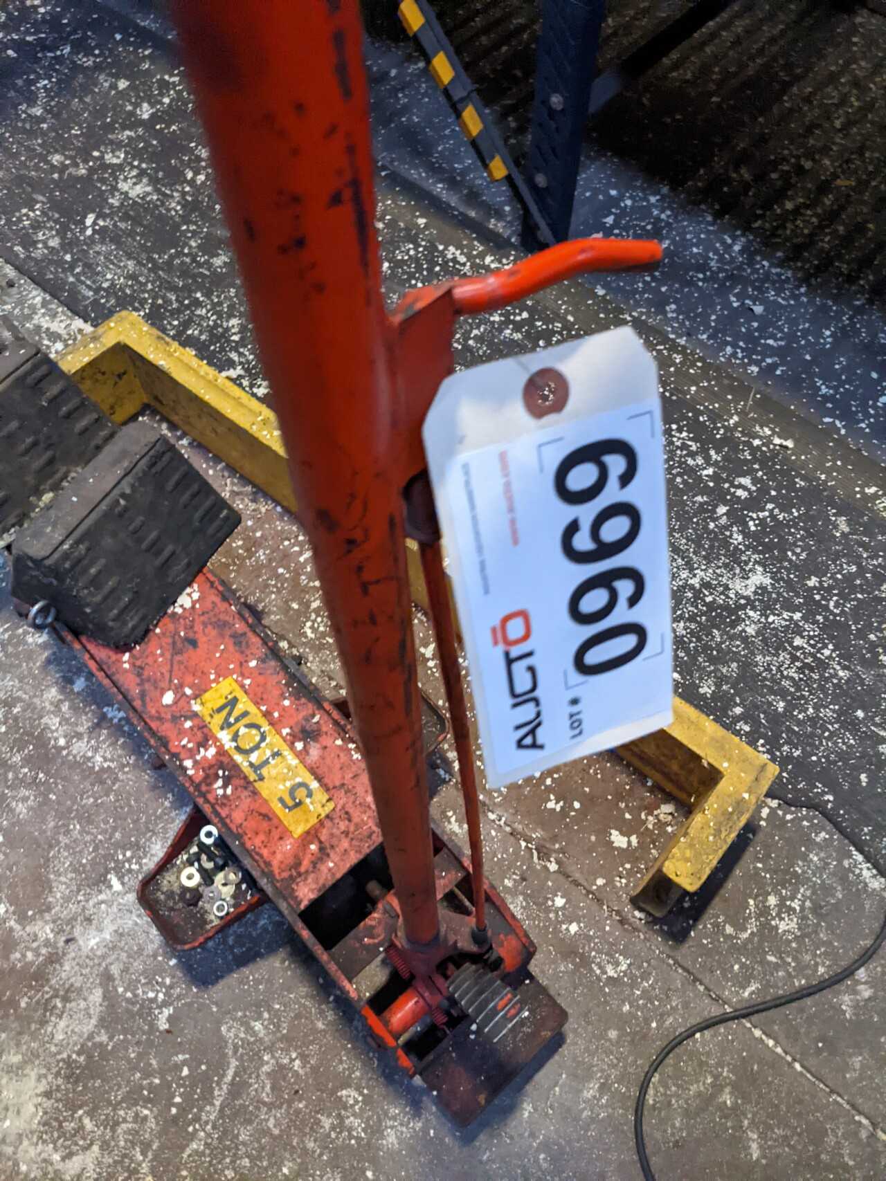 5 TON HYDRAULIC JACK - PRESSES