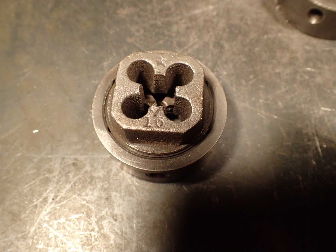 2 Pc Greenfield Little Giant 2" Round Body Threading Die Heads, Need New Chasers - HOLEMAKING TOOLS