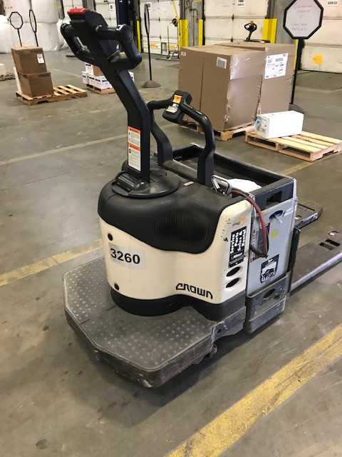 2005 Crown PE4500-60 rider pallet jack, Hanover (Baltimore), MD - MANUAL PALLET JACKS