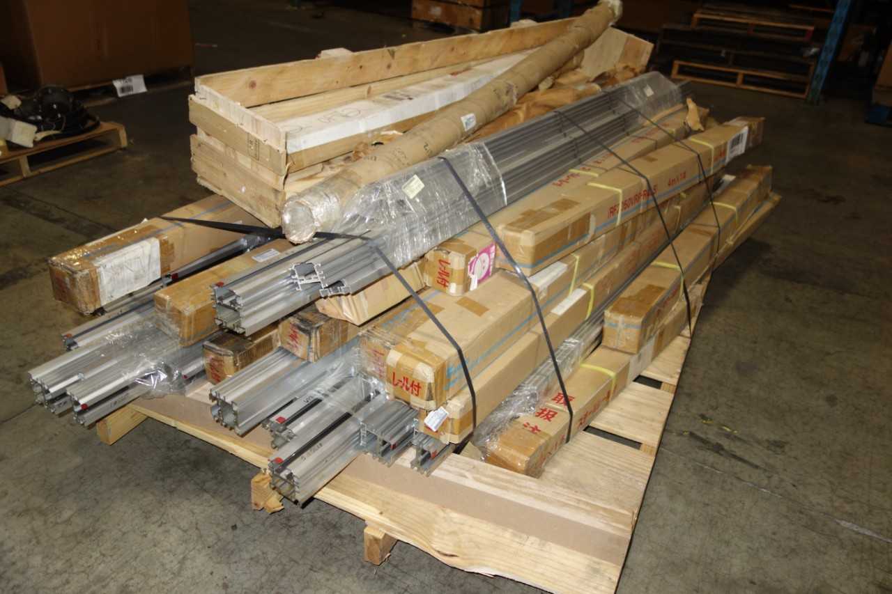 1 PALLET OF LINEAR RAILS - LIFTING EQUIPMENT
