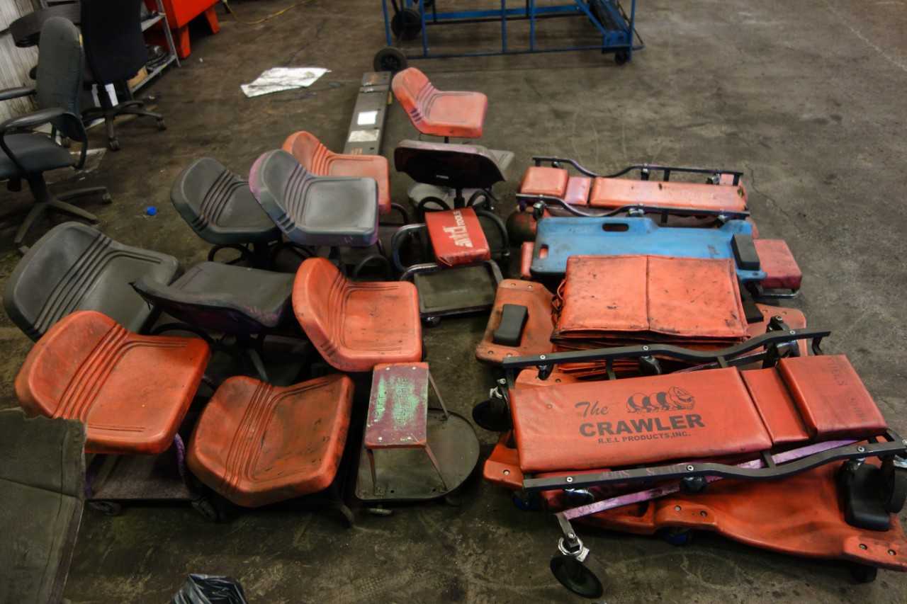 LOT OF ASSORTED MECHANIC MAINTENANCE REPAIR CHAIRS - ELECTRIC POWER TOOLS