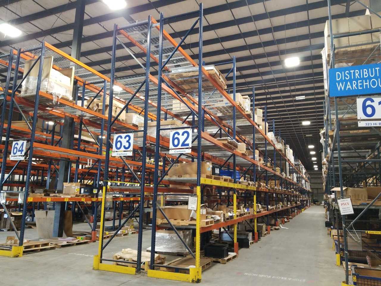9 ROWS OF ORANGE PALLET RACKING - PALLET RACKING