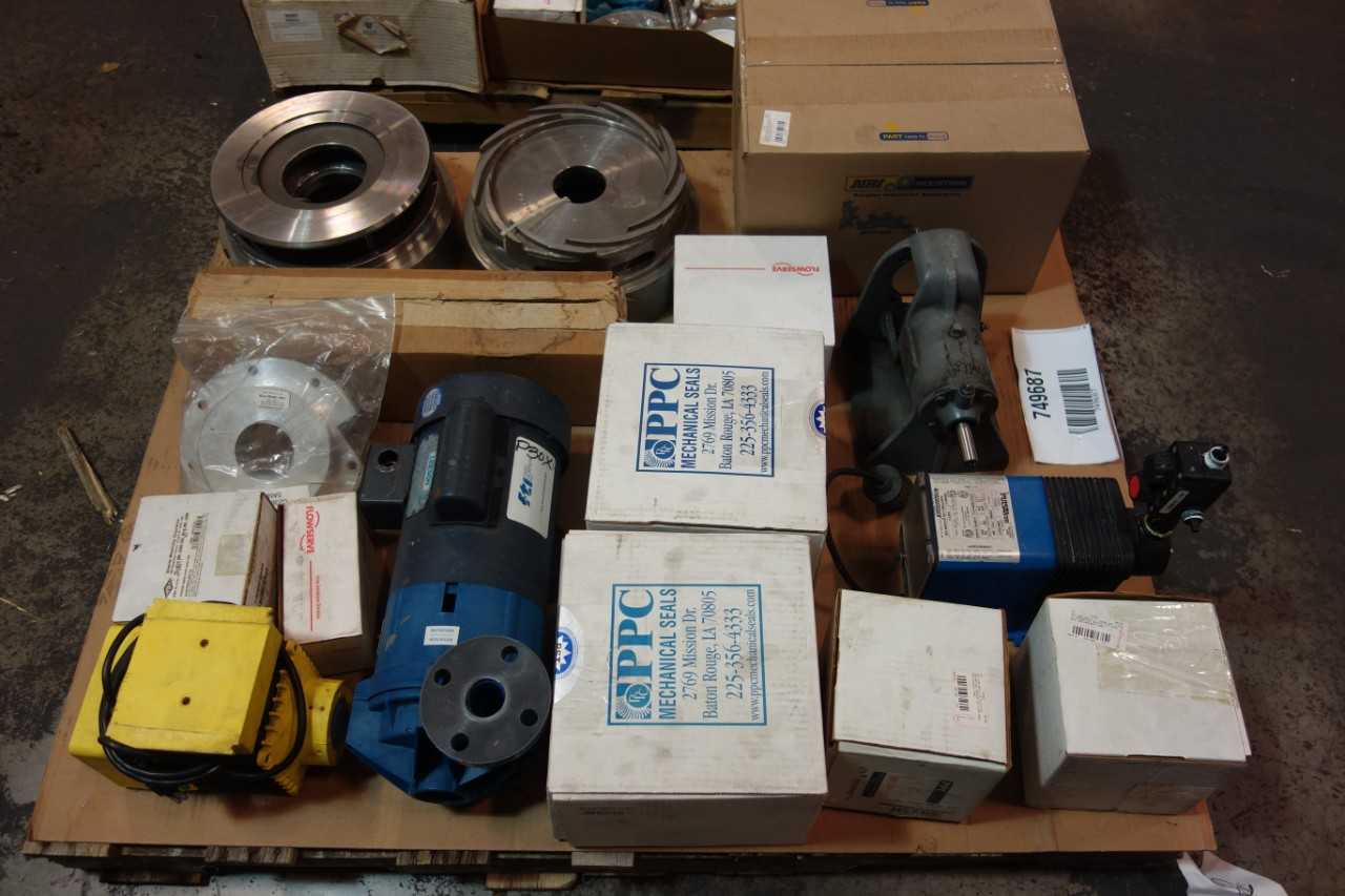 2 PALLETSOF ASSORTED PUMPS, PUMP PARTS & ACCESSORIES- CHESTERTON, FLOWSERVE - PUMPS