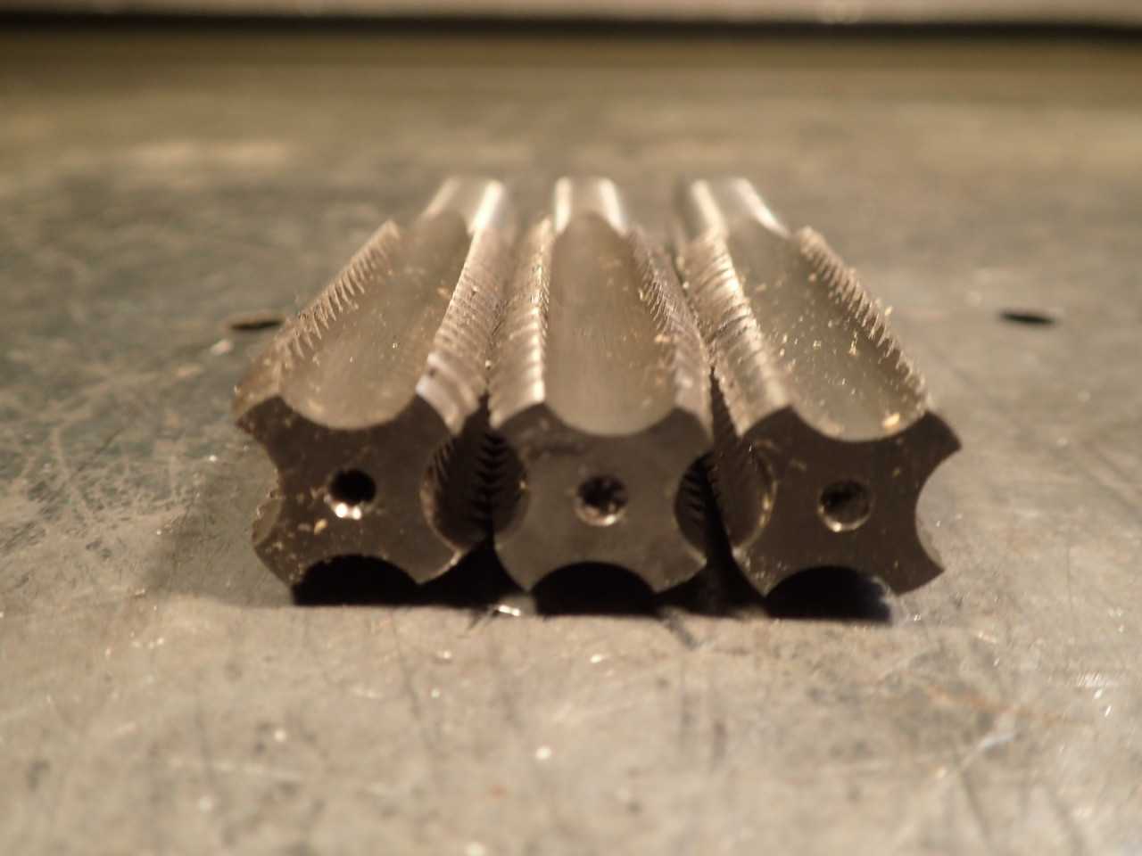 Besly 3/4" -10 NC Hand Thread Tap Set: Taper Plug Bottom, GH-3, USA, 13052-3758 - END MILLS
