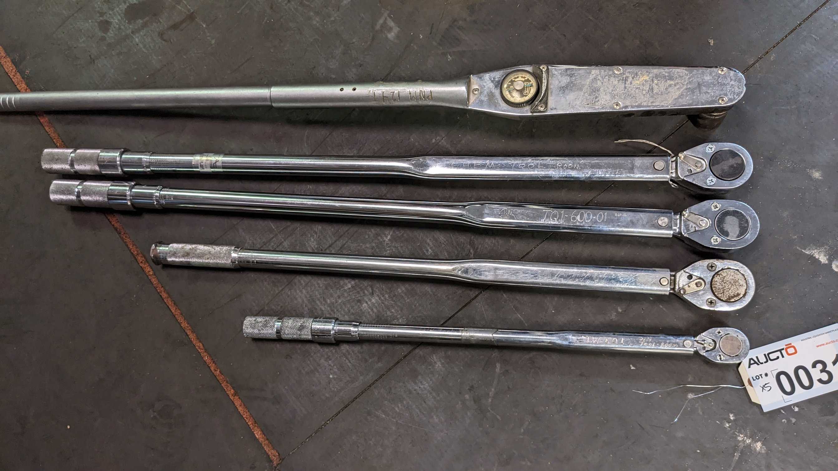 LOT OF 5 TORQUE WRENCHES - ELECTRIC POWER TOOLS LOT OF 5 TORQUE WRENCHES - ELECTRIC POWER TOOLS