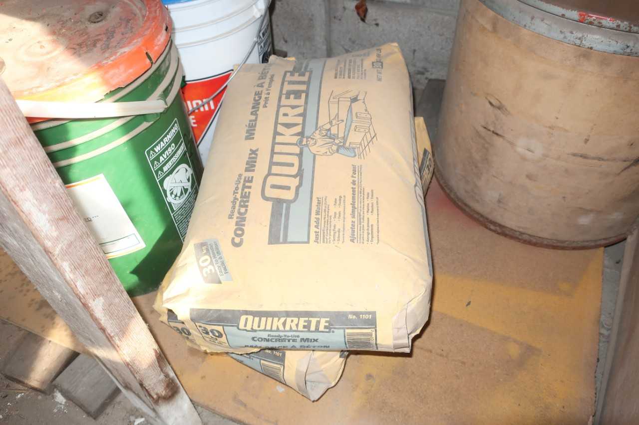 LOT OF ASSORTED CONCRETE MATERIAL - TRAILER MOUNTED EQUIPMENT