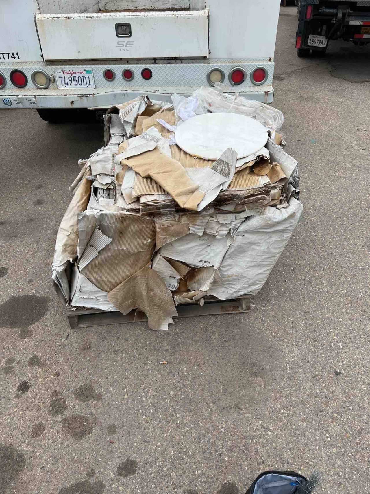 Lot of White Marble Round Table Top - MATERIAL HANDLING