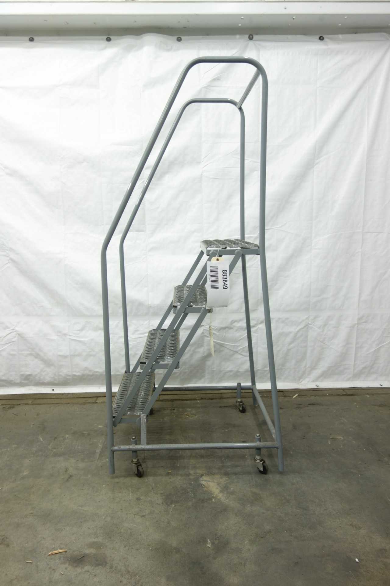 COTTERMAN 4 STEP ROLLING STEP LADDER - MATERIAL HANDLING