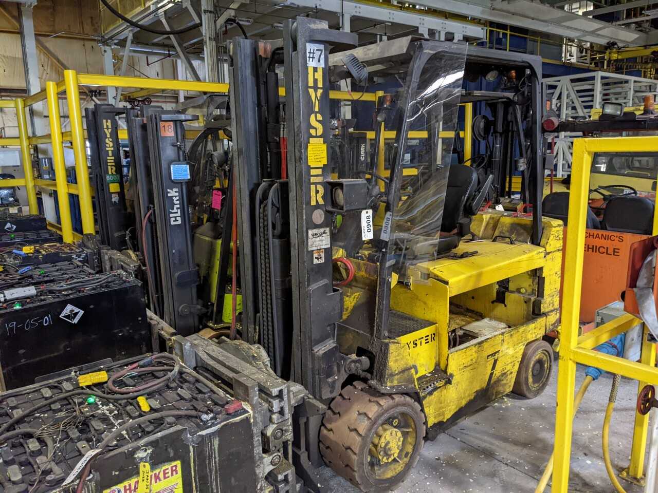 2006 HYSTER E100ZS 10,000-LB. CAPACITY, ELECTRIC FORKLIFT NO BATTERY - FORKLIFTS