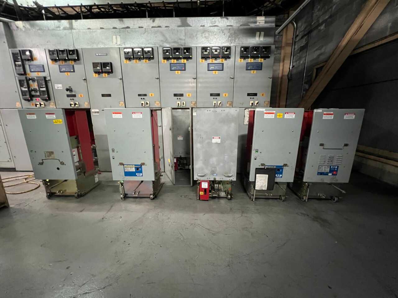 6x Eaton VR/VSR and Westinghouse DHP vacuum breakers - CIRCUIT BREAKERS