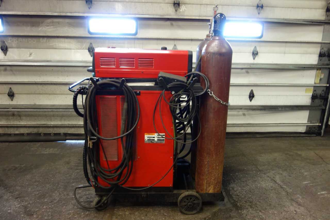 LINCOLN SQUARE WAVE TIG-355 TIG STICK ARC WELDER (ACETYLENE TANKS NOT INCLUDED) - WELDING EQUIPMENT