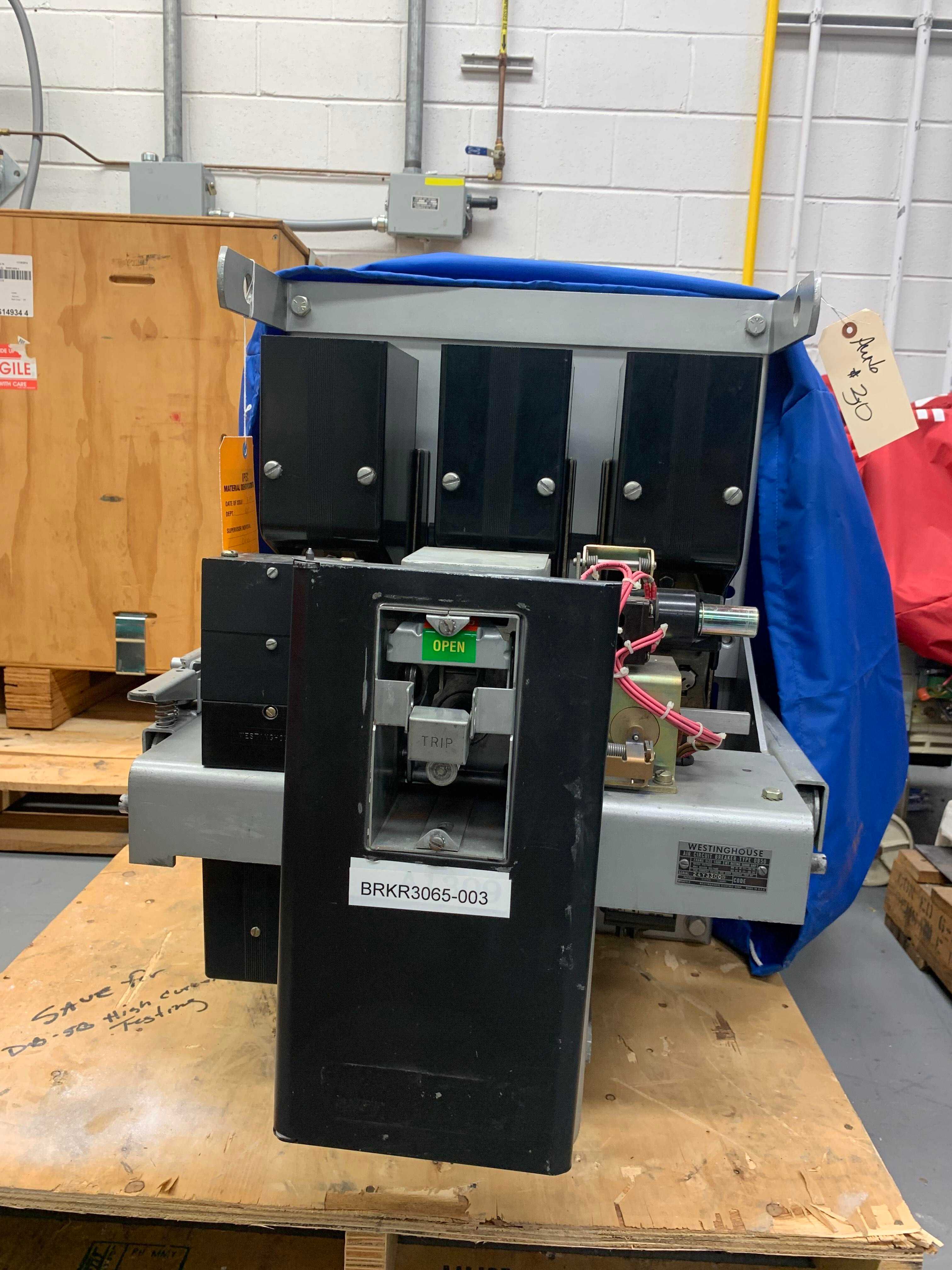 Westinghouse DB50 Air Circuit Breaker - CIRCUIT BREAKERS