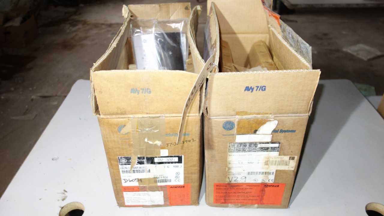 LOT OF 2 GENERAL ELECTRIC AV-300I 5HP INVERTER DRIVES, 6KAVI43005Y1D1, 6KAVI43005N1B2 - MOTOR DRIVES
