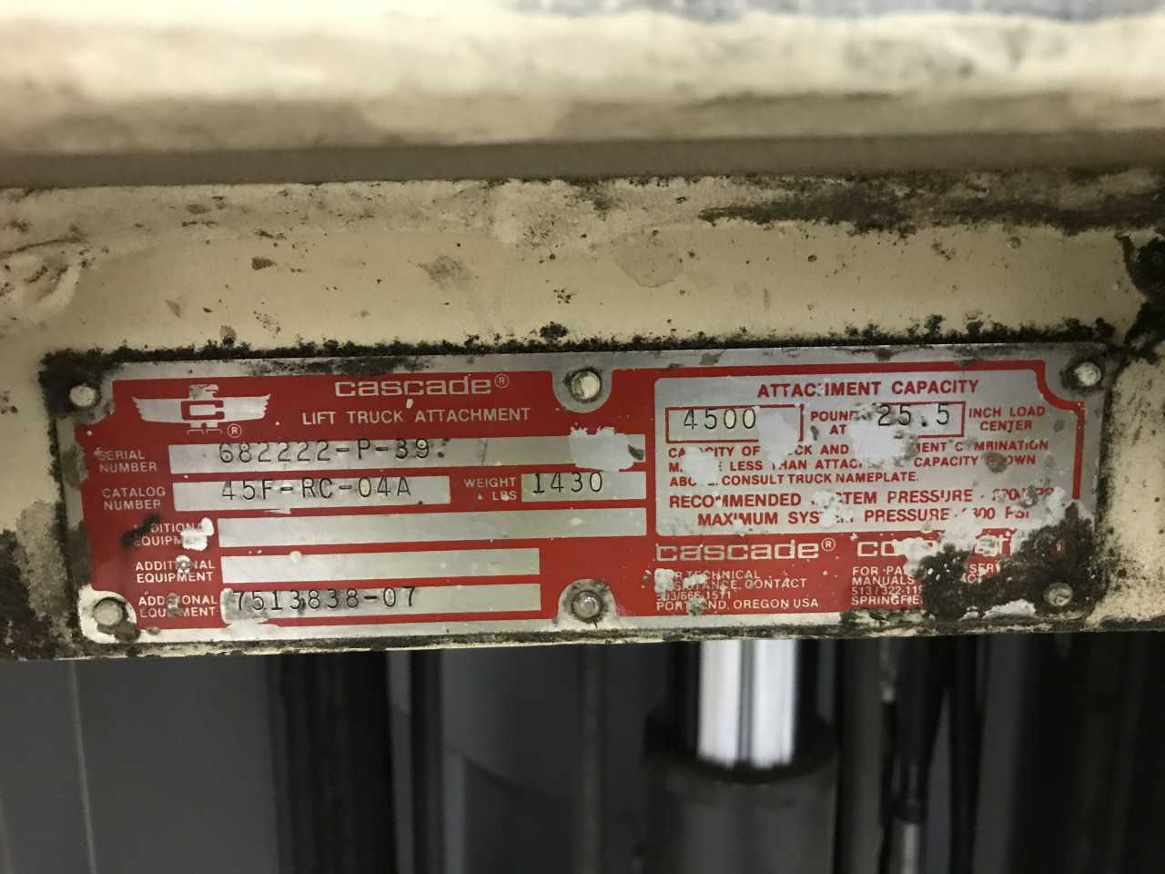 Cascade 45F-RC-04A roll clamp, Rogers, MN - LIFTING ATTACHMENTS