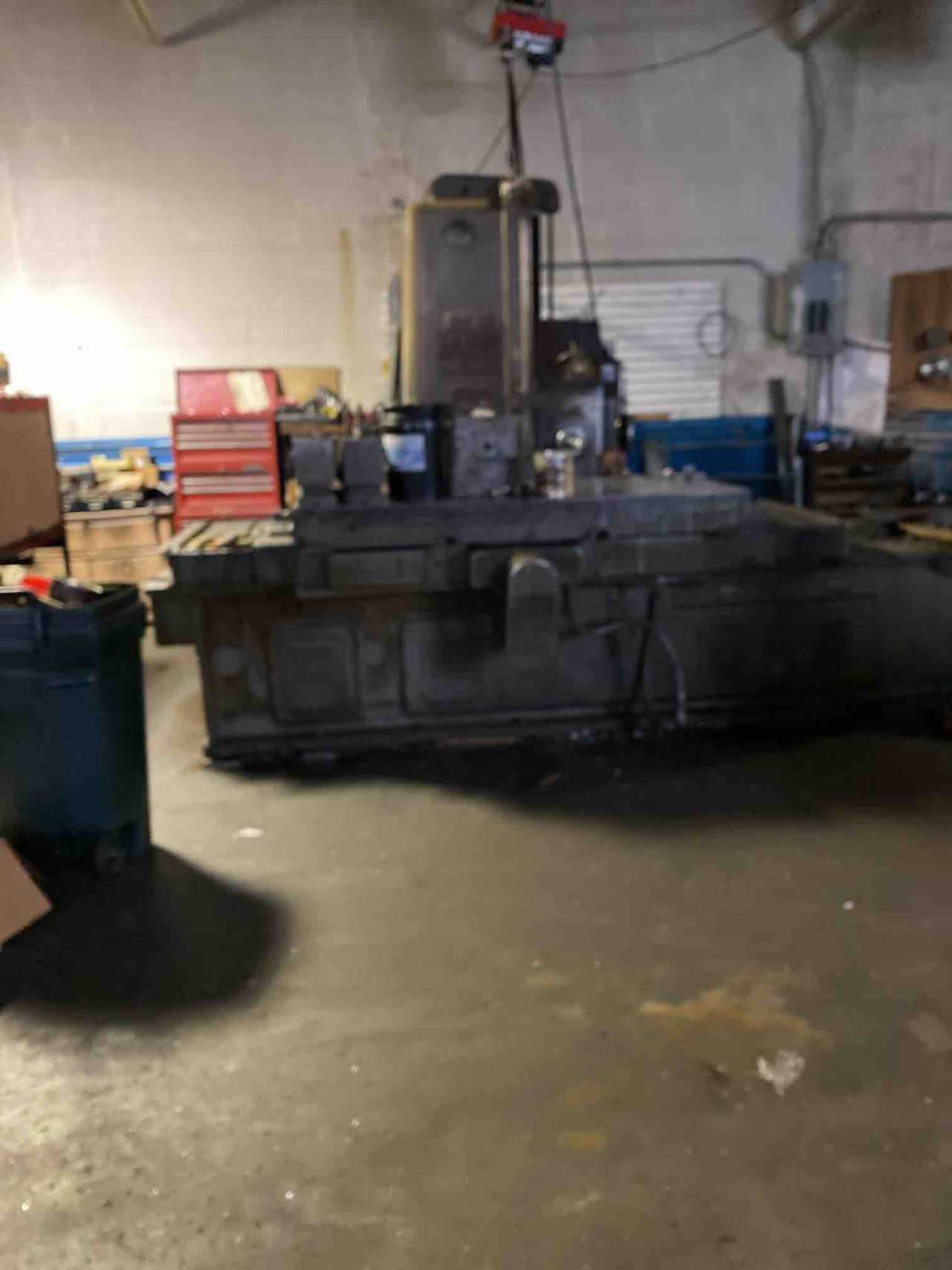 Devlieg 3 H-72 Jig mill - MILLING MACHINES
