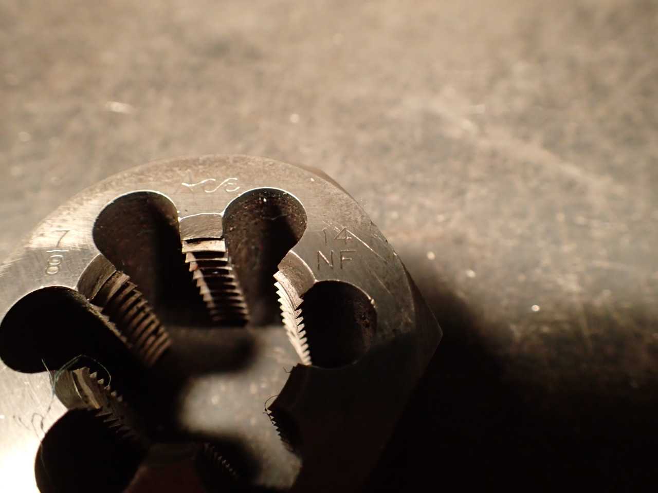 Ace 7/8" -14 NF Hexagon Body Rethreading Thread Die: 1-5/8" Across Flats, USA - END MILLS