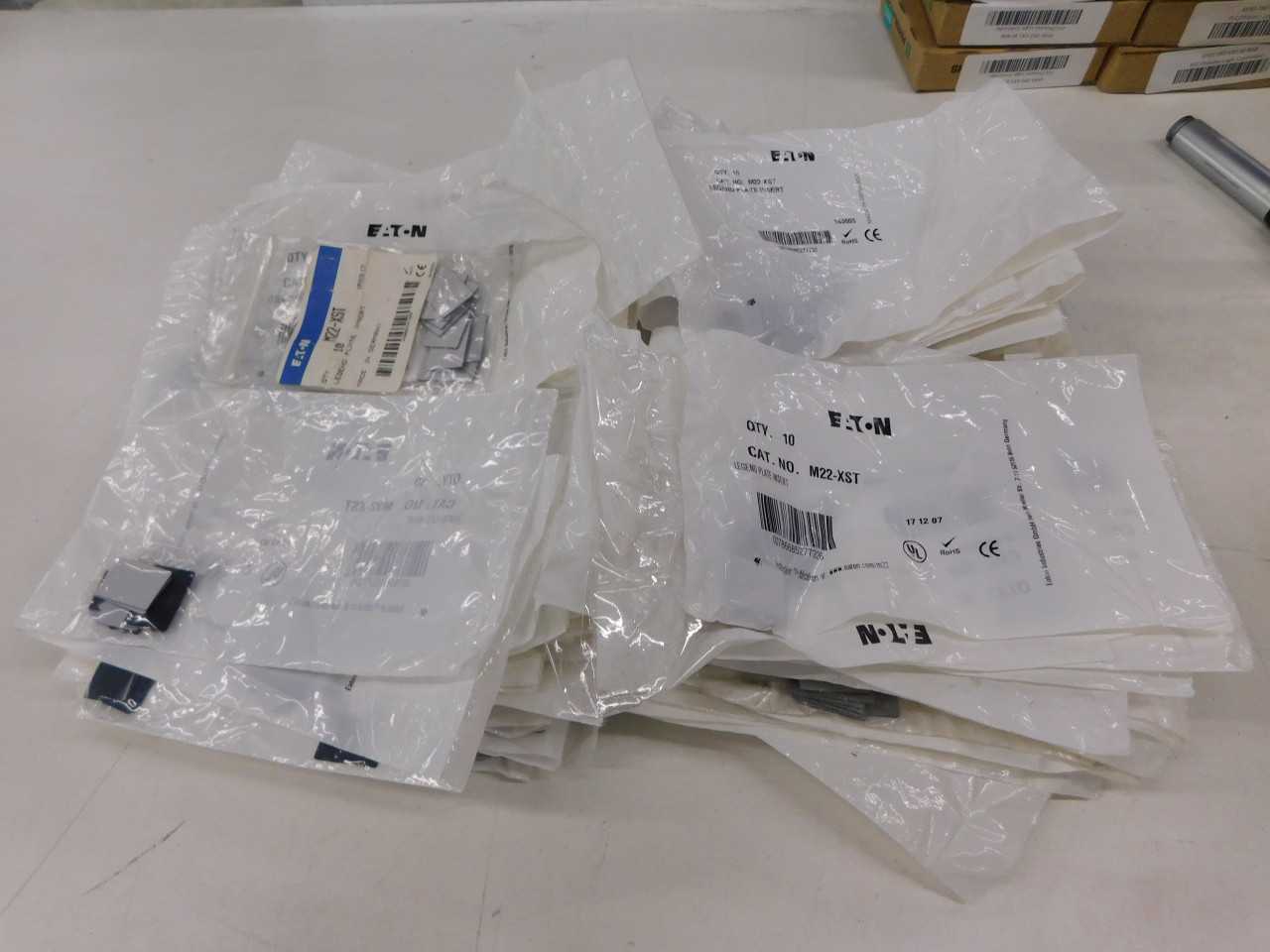 Lot of Quantity 171x M22-XST Motor Operators - ELECTRIC MOTORS