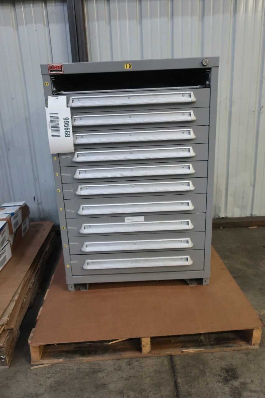 LYON 11 DRAWER TOOL CABINET, MISSING DRAWER - TOOL STORAGE