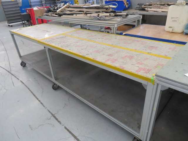 Aluminum Table on wheels - MISCELLANEOUS