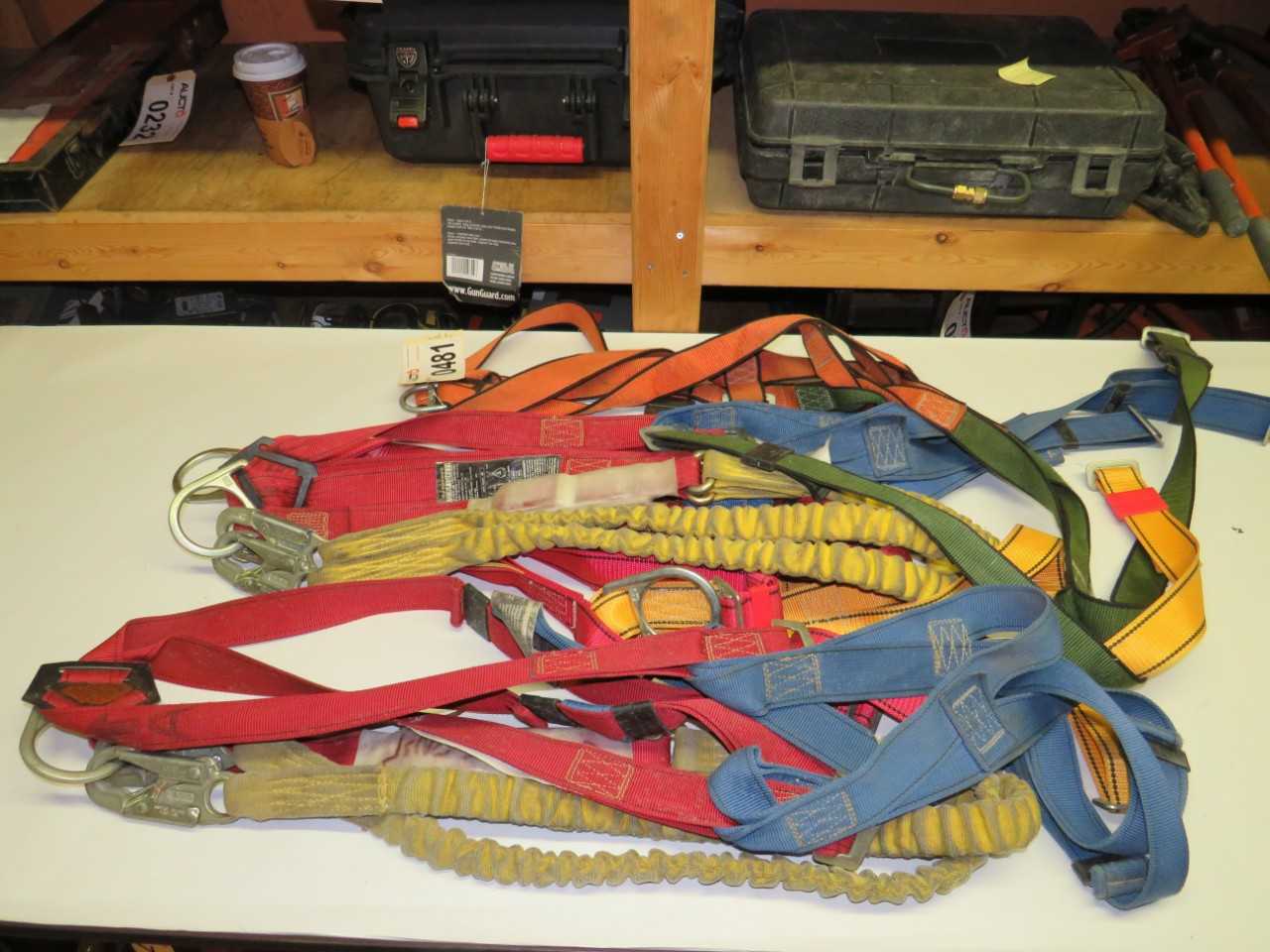 LOT OF 4 ASSORTED MSA SURETY SH30420-000 SAFETY HARNESSES - SAFETY EQUIPMENT