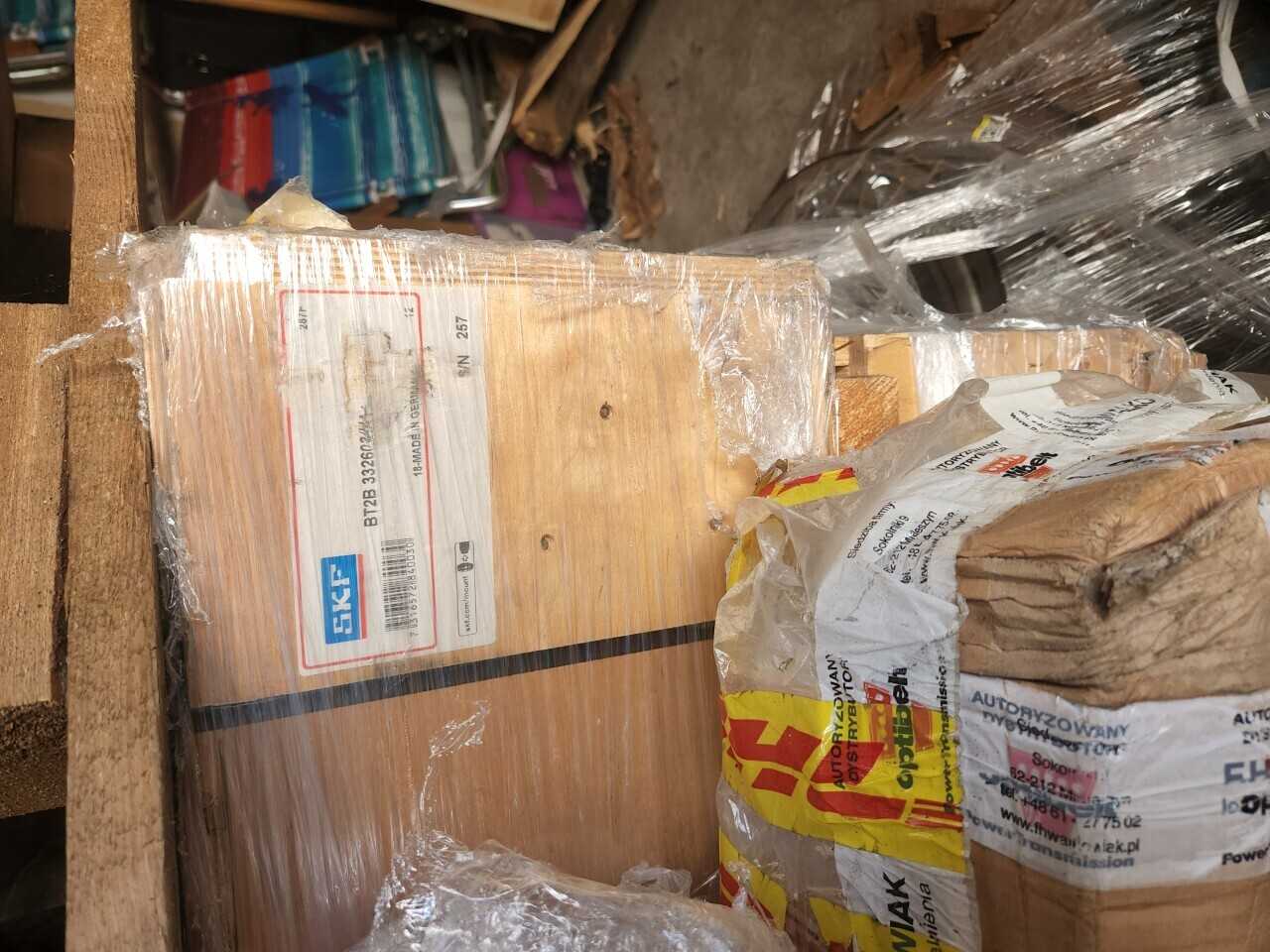 LOT of OVERBOUGHT BEARINGS - BEARINGS
