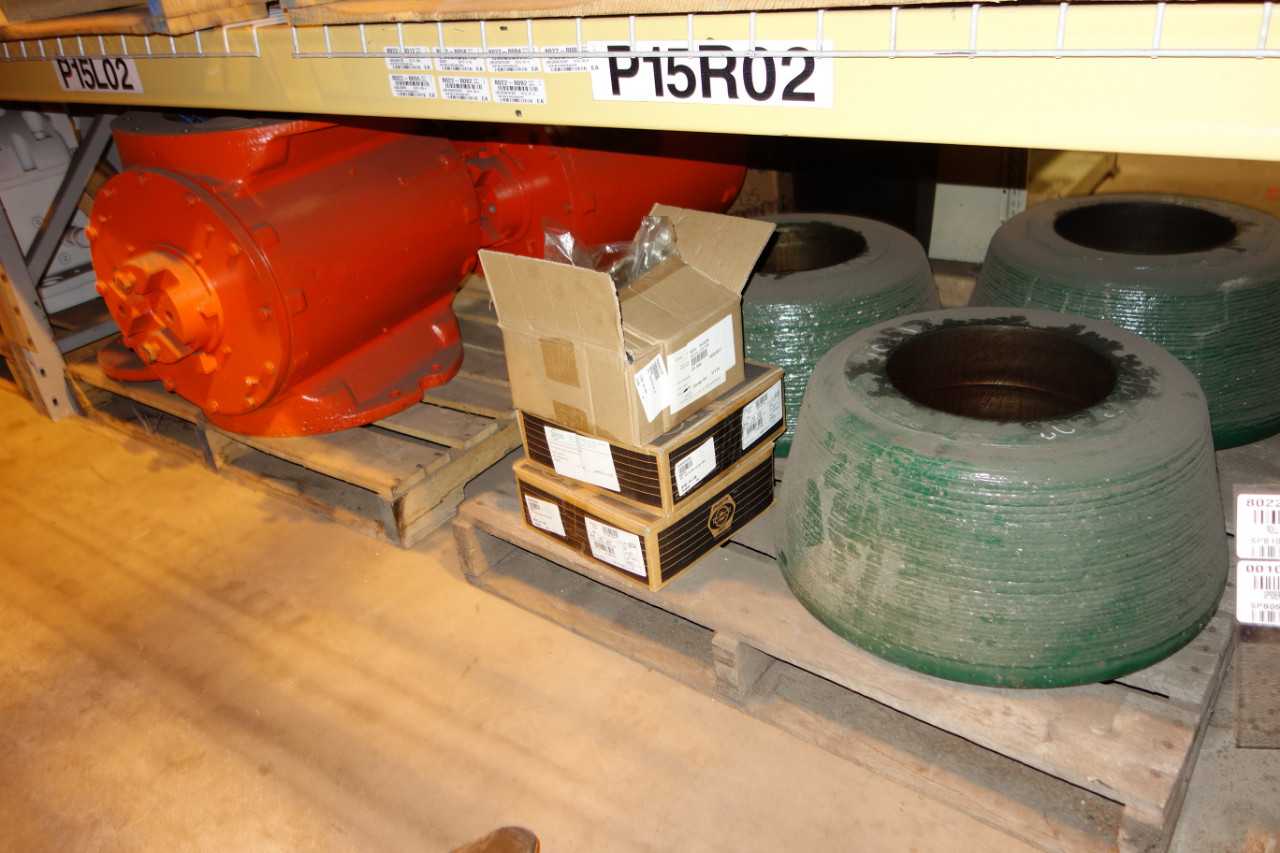 CONTENTS OF 2 UPRIGHT RACKING SECTION, LINERS - INDUSTRIAL PARTS