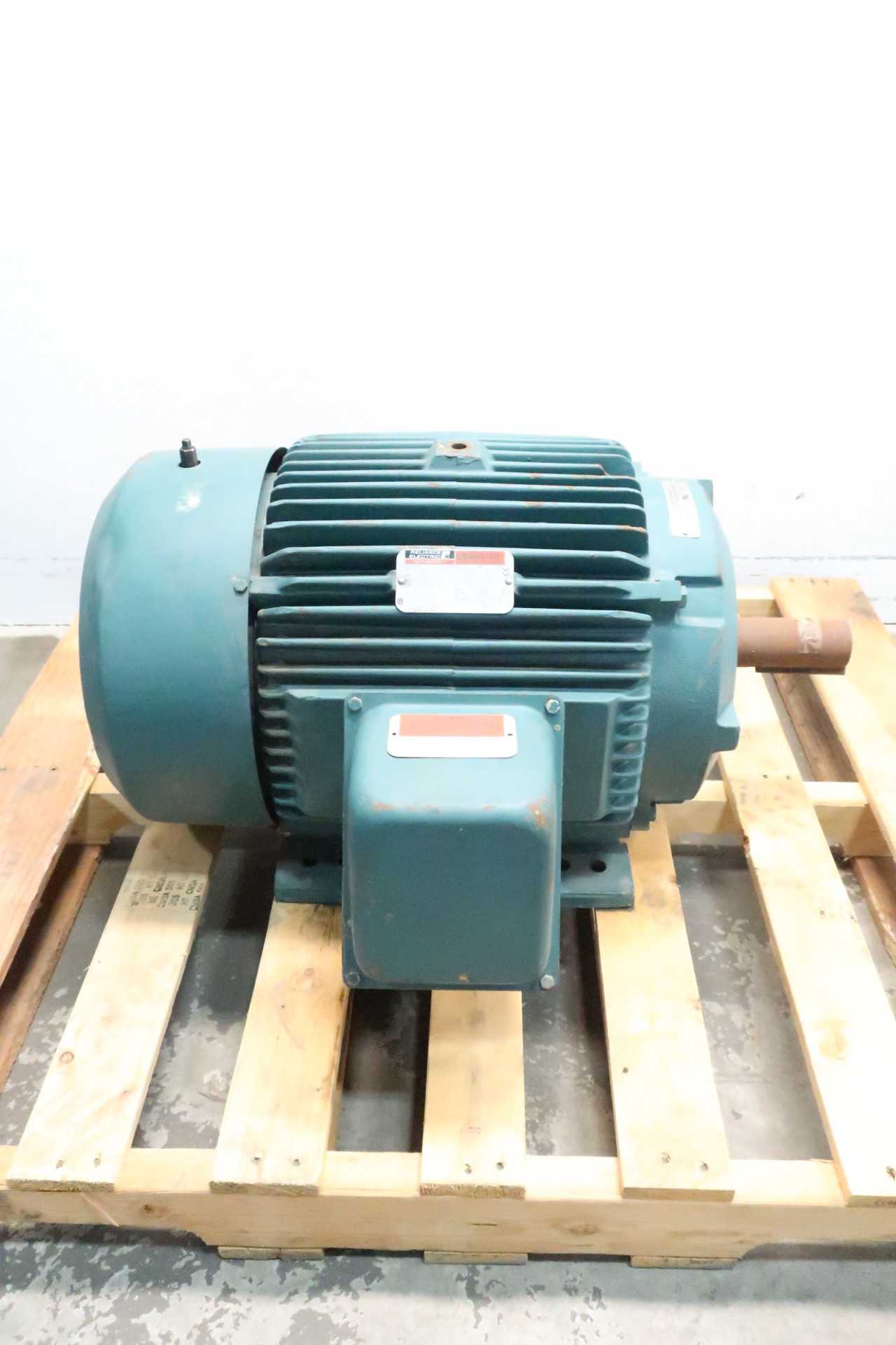 RELIANCE P32G4650A E-MASTER AC MOTOR 25HP 324T 1180RPM 230/460V-AC - ELECTRIC MOTORS