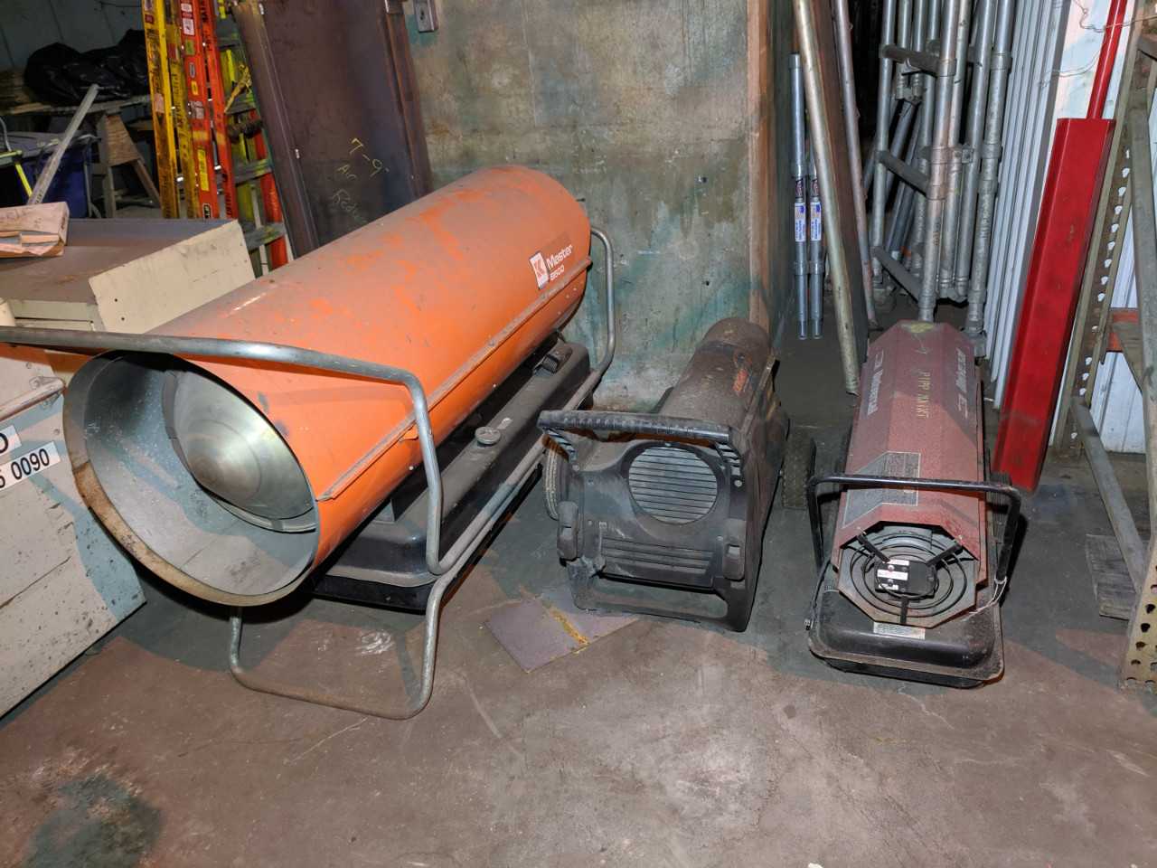 LOT OF 3 ASSORTED CONSTRUCTION HEATERS - ELECTRIC POWER TOOLS LOT OF 3 ASSORTED CONSTRUCTION HEATERS - ELECTRIC POWER TOOLS
