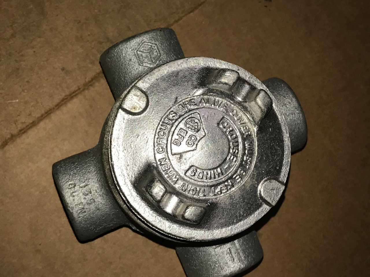 CROUSE-HINDS / APPLETON FITTINGS (QTY 11) - CONDUIT FITTING