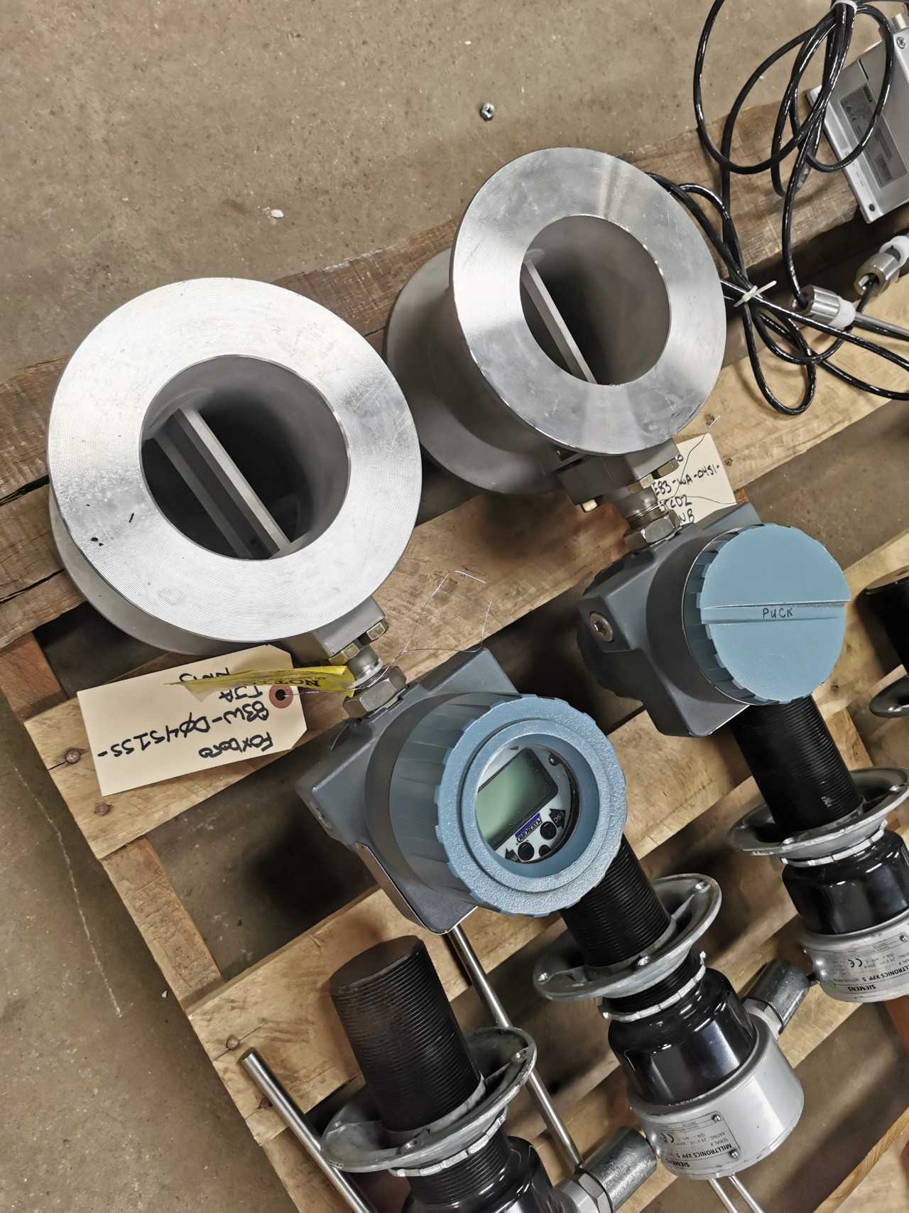 Pallet of sensors & gages - INSTRUMENTATION