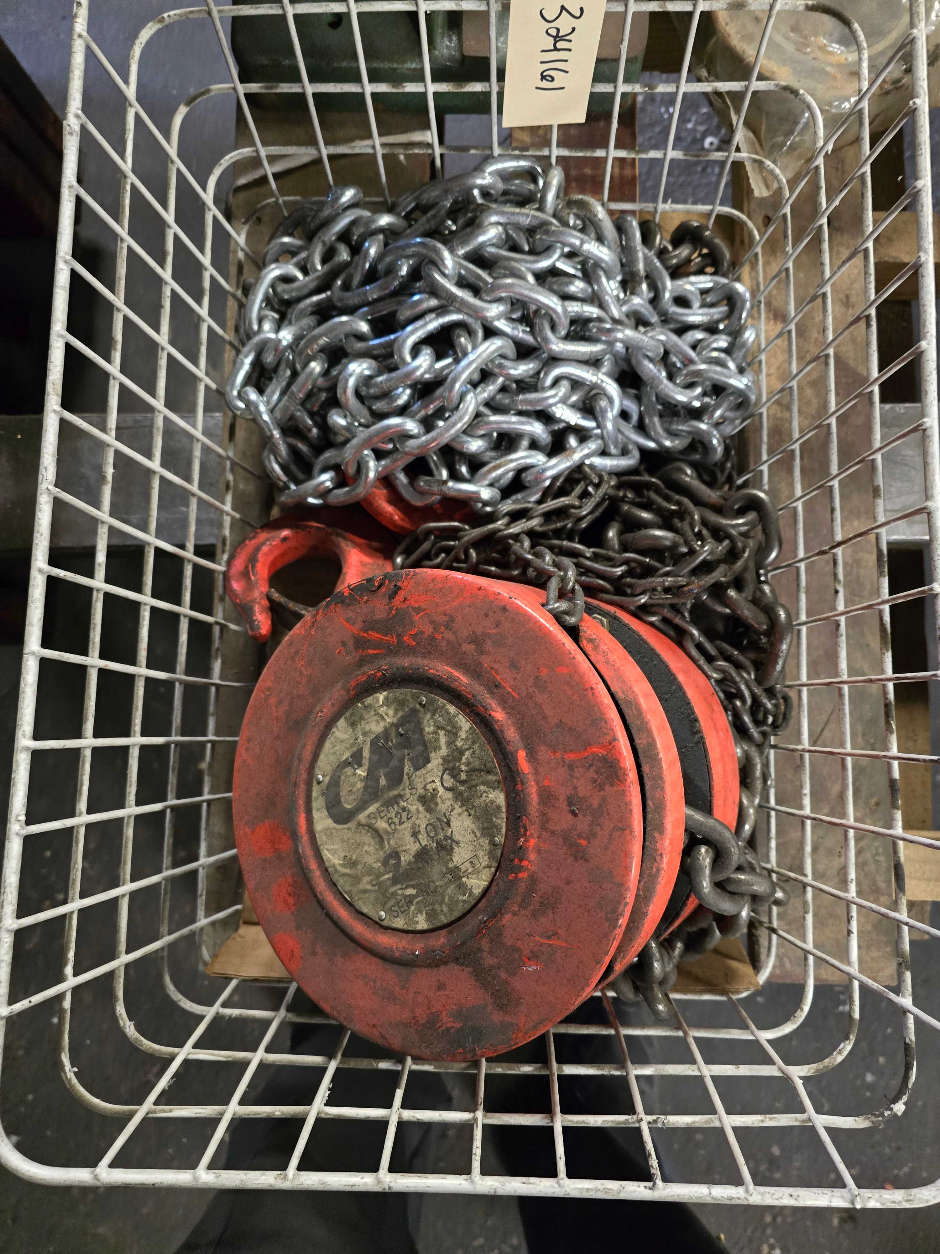 LOT OF INDUSTRIAL PARTS & CHAIN HOIST - INDUSTRIAL PARTS