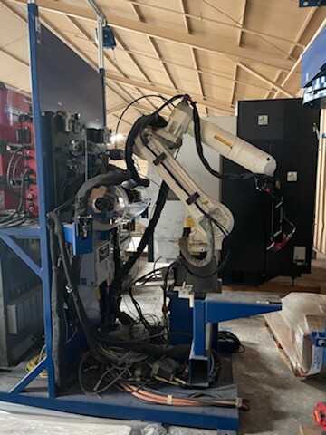 Wolf Robotics TIG Welding Robot with Skyhook - INDUSTRIAL ROBOTS