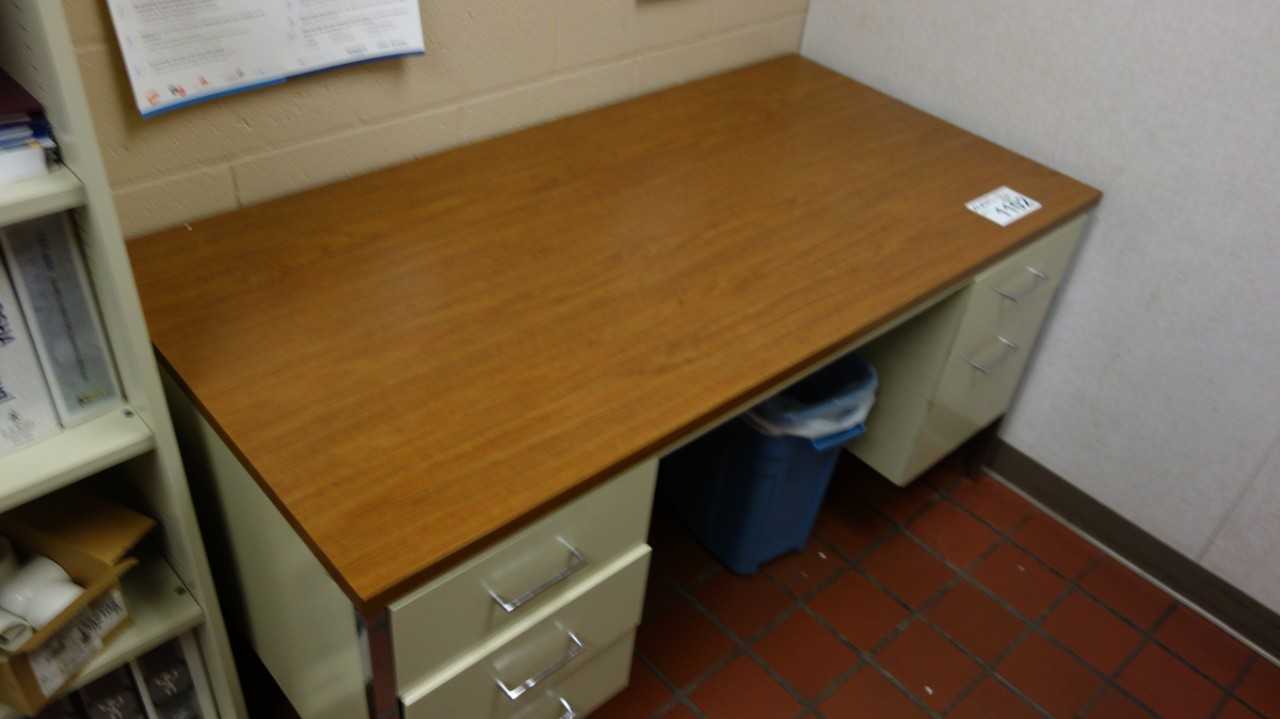 LOT OF FURNITURE, 1X TABLE, 1X CABINET - PLANT & FACILITY