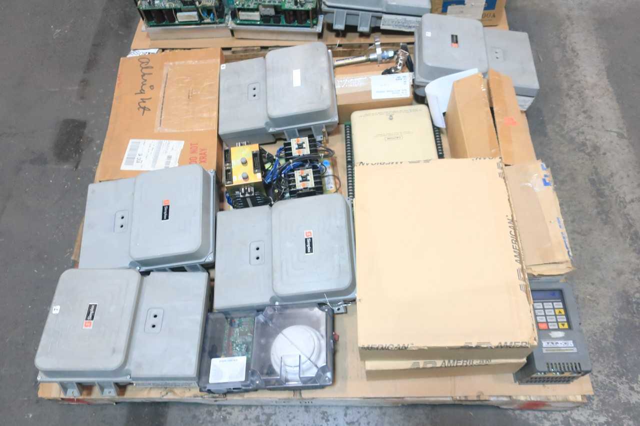 2 PALLETS OF ASSORTED ELECTRICAL SMOKE DETECTOR, ALARM SENSOR, SWITCH CONTROLS, SERVO DRIVE, OPERATOR INTERFACE PANEL, CONTROLLER MODULE, PRESSURE SWITCH, CHASSIS RACK- SIMPEX, AVTRON, YASKAWA, MITSUBISHI, DWYER - AUTOMATION & CONTROLS