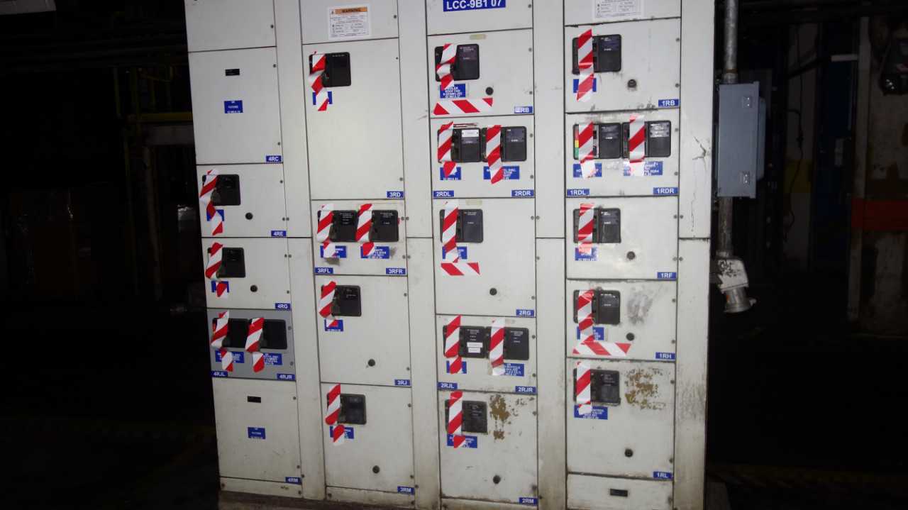 X4 VERTICAL SECTIONS OF WESTINGHOUSE MCC BUCKETS - MOTOR CONTROL CENTERS