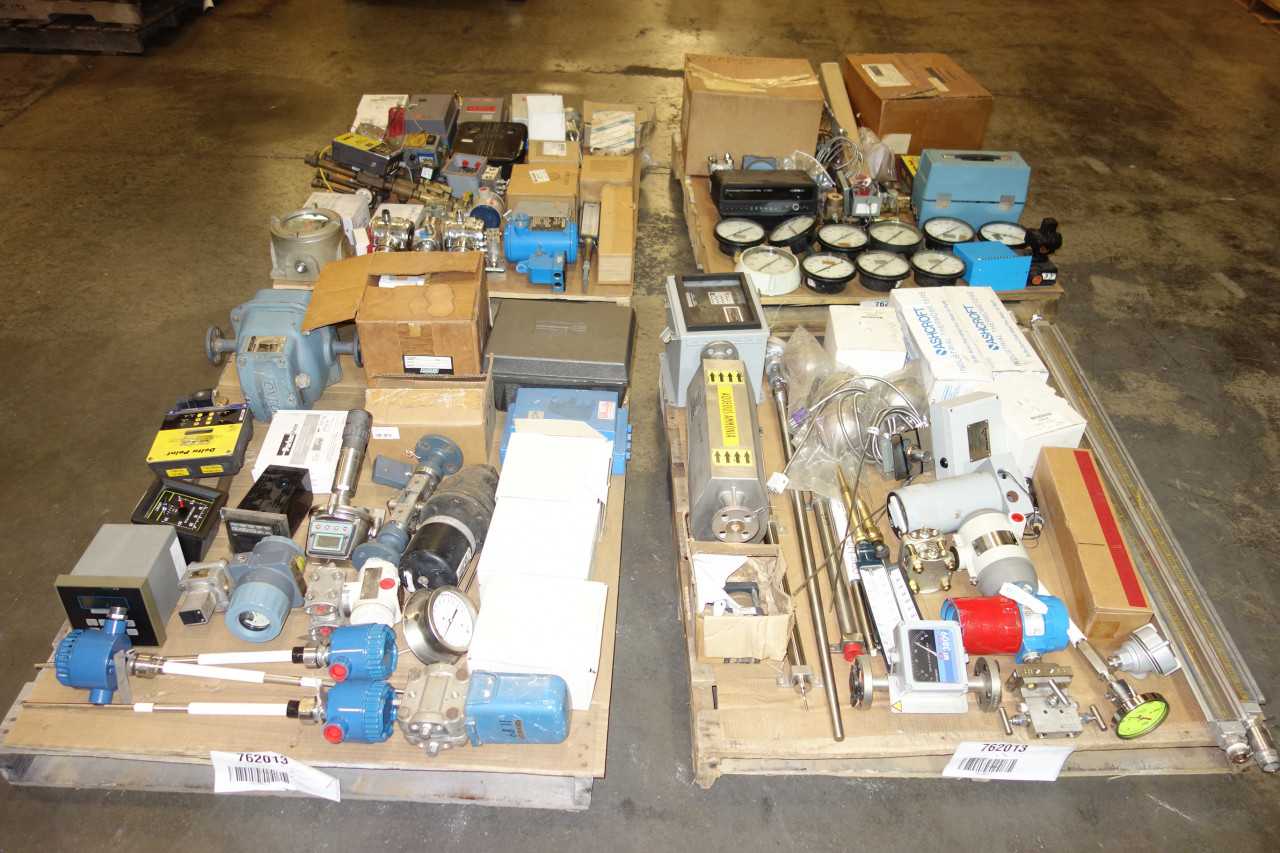 4 PALLETS OF ASSORTED TRANSMITTERS, SENSORS, FLOW METERS, ANALYZERS, CONTROLS, GAUGES, THERMOCOUPLE AND ACCESSORIES - ELECTRICAL COMPONENTS