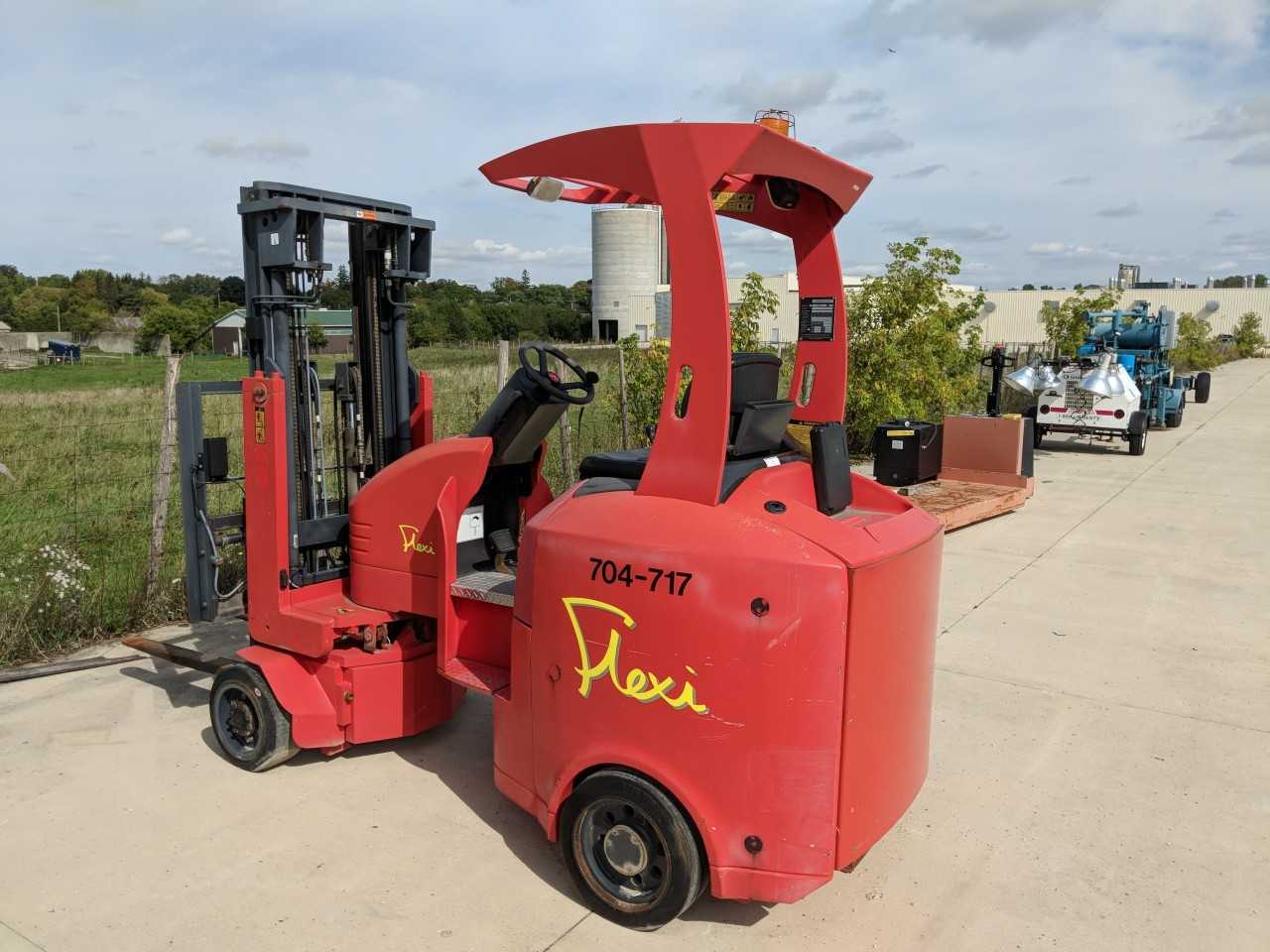 Flexi G4 Type E Narrow Aisle, w/ Charger - FORKLIFTS