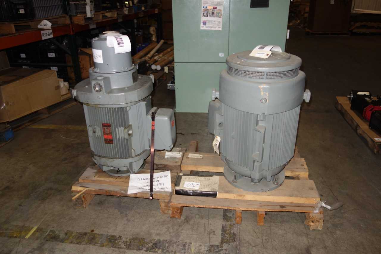 LOT OF GENERAL ELECTRIC VERTICAL MOTORS - ELECTRIC MOTORS