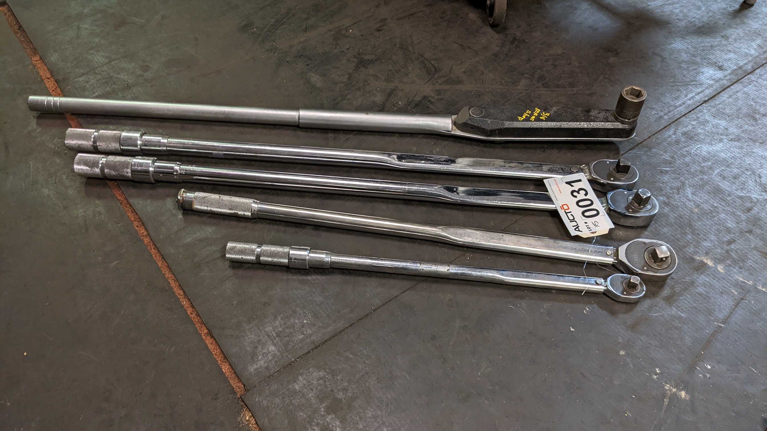 LOT OF 5 TORQUE WRENCHES - ELECTRIC POWER TOOLS