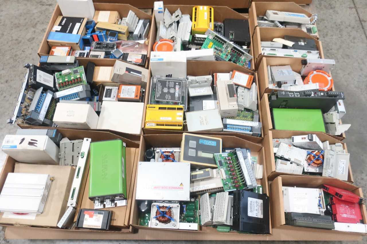 2 PALLETS OF ASSORTED ELECTRICAL MODULES, RELAYS, CIRCUIT BOARDS, CONTROLLERS - ALLEN BRADLEY, MODICON - AUTOMATION & CONTROLS