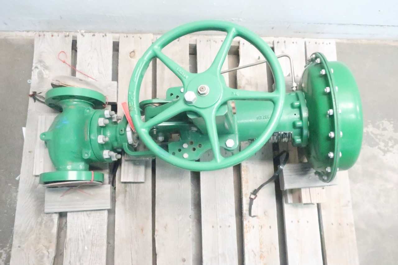 FISHER TYPE ET SIZE 45I 667 300 STEEL FLANGED 3IN CONTROL VALVE - CONTROL VALVE